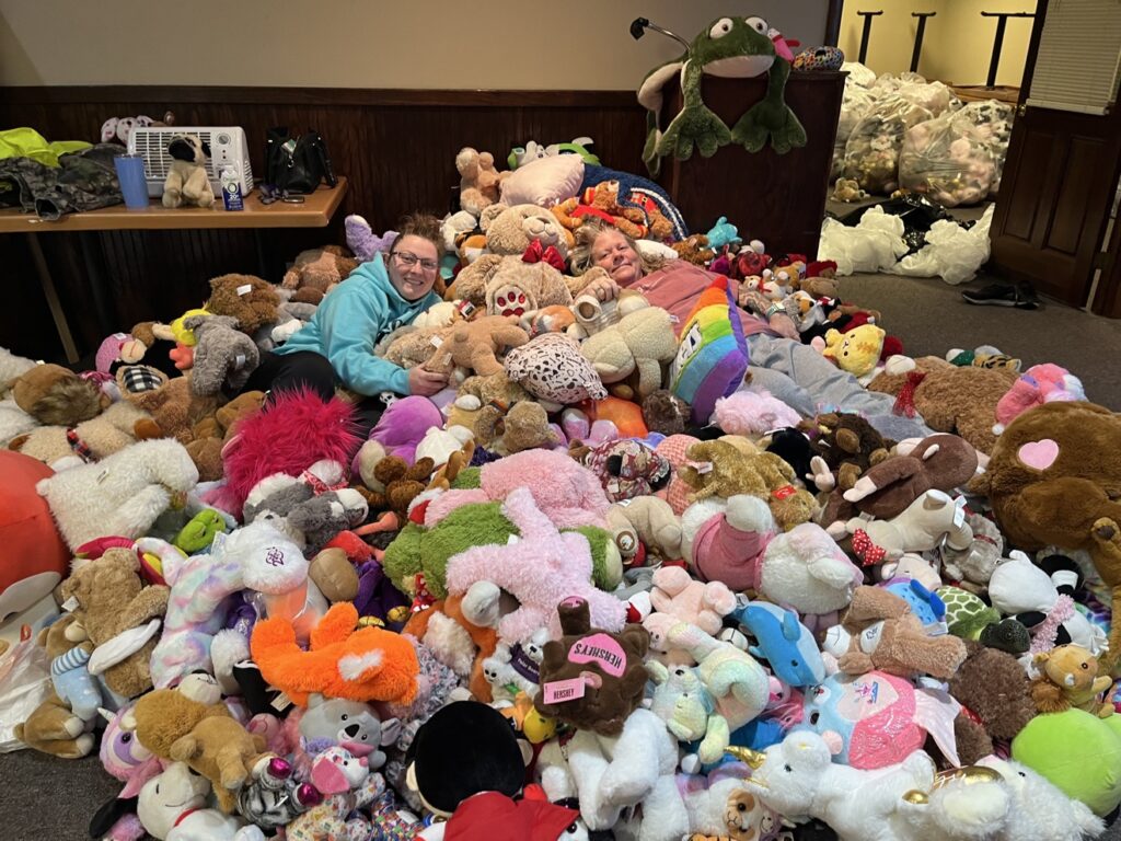 Hershey Entertainment teddy bear toss